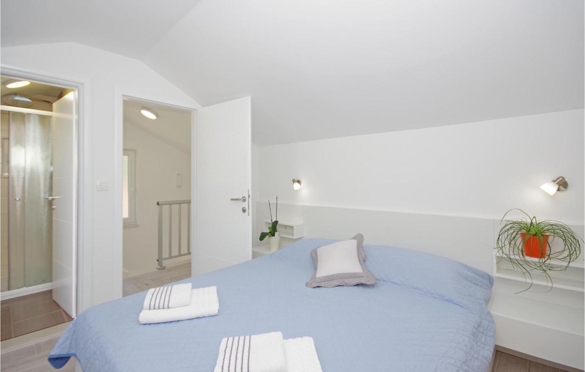 Awesome Home In Drvenik With Wifi Exteriör bild